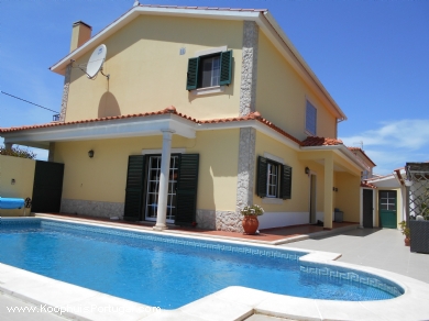 Suburb 4 bedroom villa with pool 