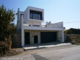 Nieuwbouw moderne villa nabij het strand