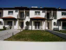 Townhouse with 4 bedrooms in Pataias