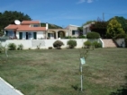 Ruime villa met 2 appartementen, zwembad